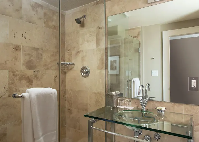 Quarto adaptado para pessoas com mobilidade reduzida standard com cama king